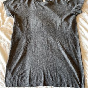 Lulu lemon size 12 Swiftly Tech crew